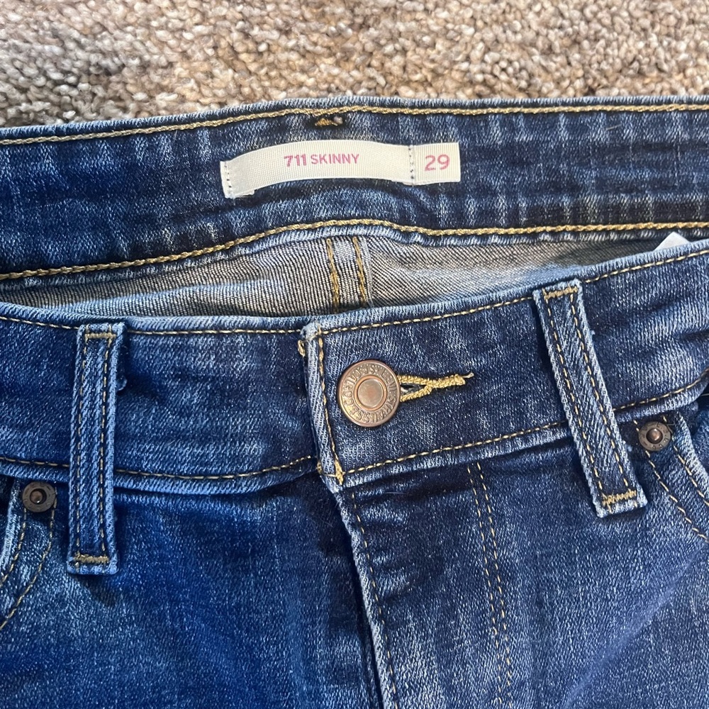Levis 711 Skinny Jeans- Size 29